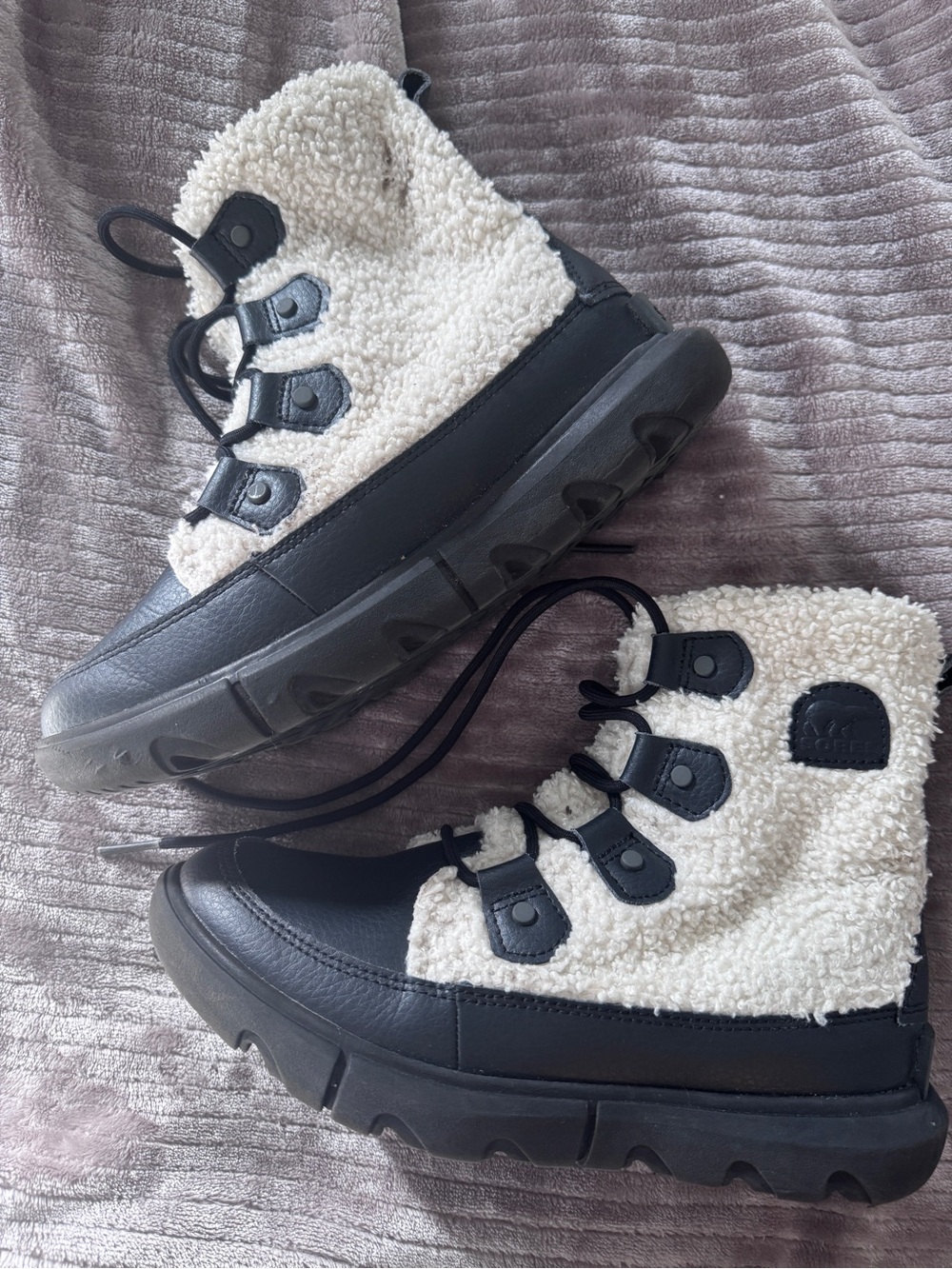 Sorel Black Patch Cream Sherpa Bootie